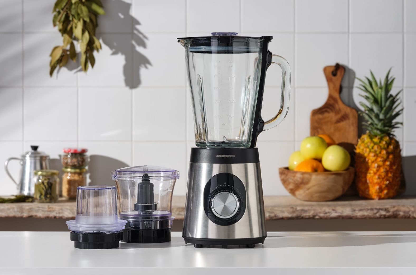 What Is The Difference Between A Food Processor And A Blender?