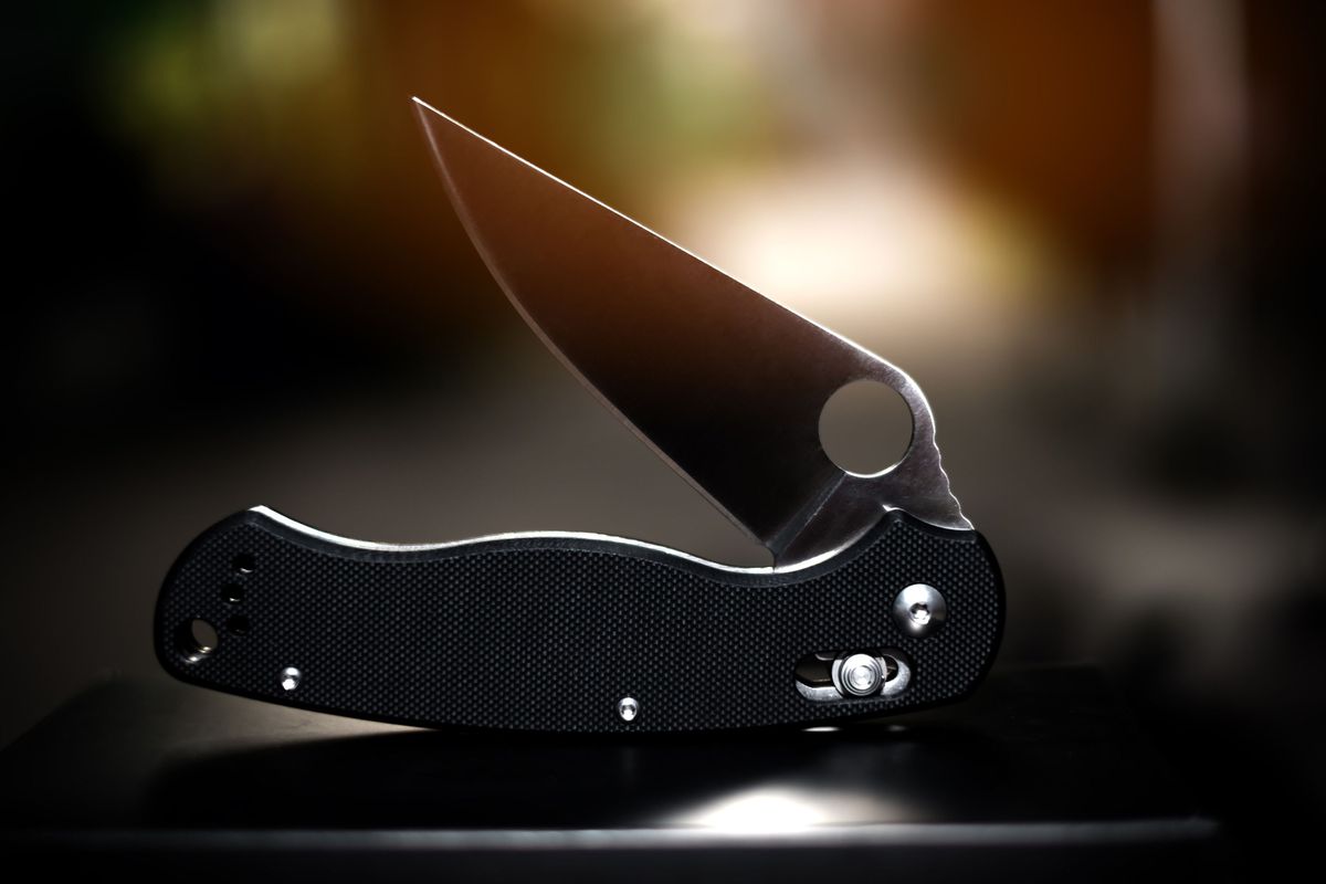 what-is-a-gravity-knife-everything-you-should-know-about-gravity-knife